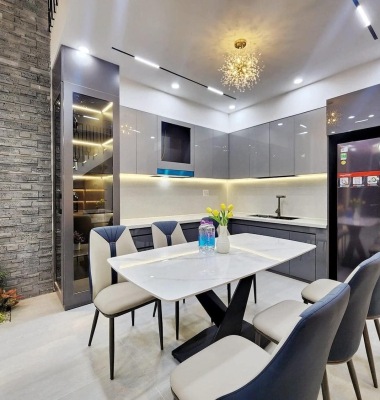 NHÀ PHỐ HIỆN ĐẠI 3 TẦNG CỦA ANH NGUYỄN THẾ LONG 100M2